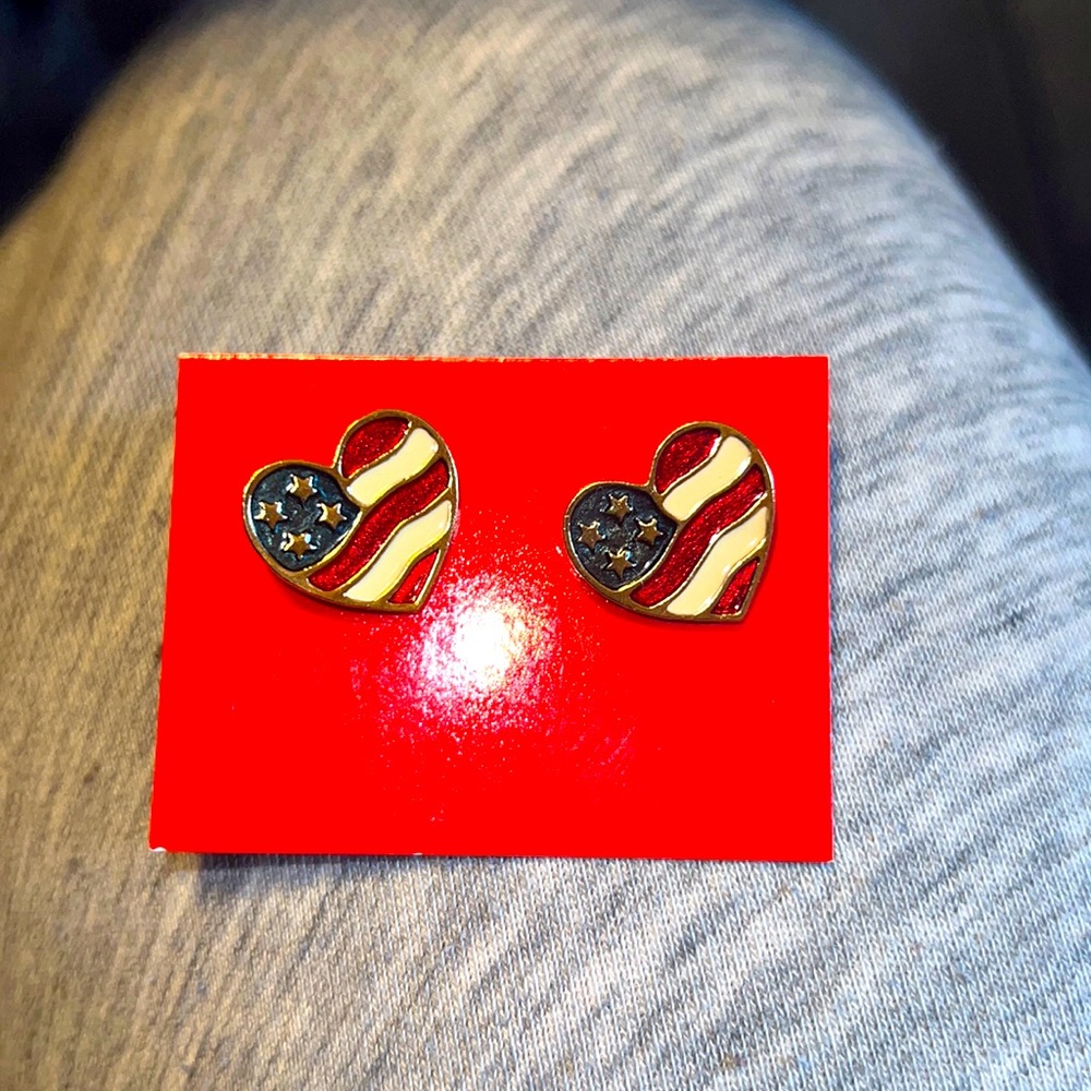Vintage Avon USA Flag Heart earrings NEW Red, White, & Blue with gold accents